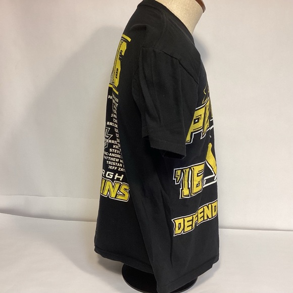 Pittsburgh Penguins 2016 Stanley Cup Defend the Burgh men’s t-shirt size medium - Picture 4 of 7